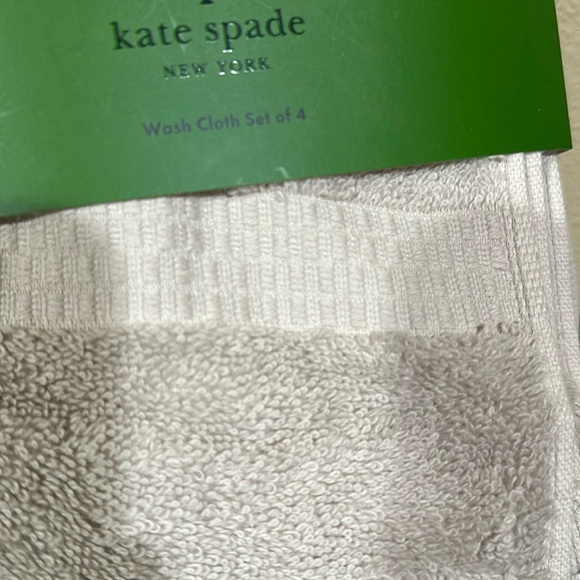 NWT Kate Spade 4 pack washcloths - Picture 3 of 3